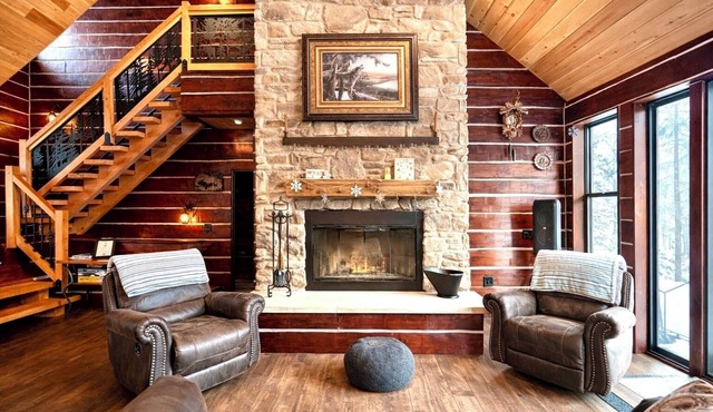 HundredAkre Wood Cabin~2 King beds~River View~Sauna