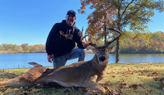 Hunt 174 Jefferson Co Illinois deer magnet acres. Deer house, 3 stands, hayblind