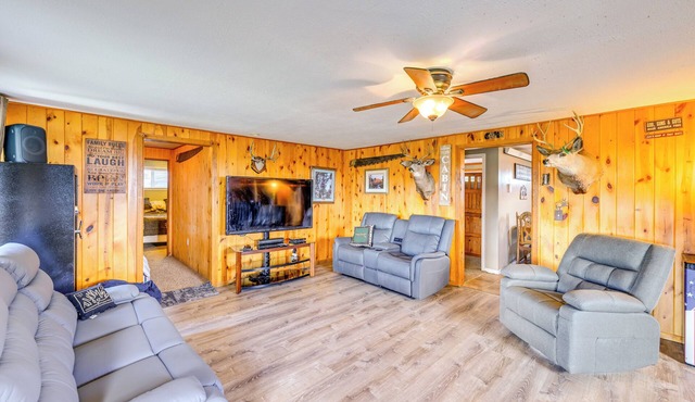 Hunt, Fish & Hike: Home w/Deck in Encampment