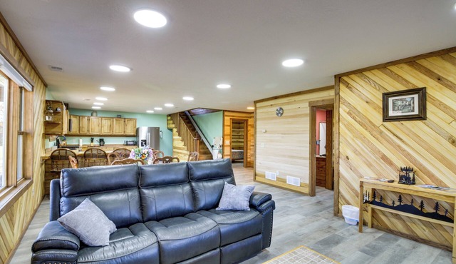 Hunt, Hike & Explore! Private Home in Pequot Lakes