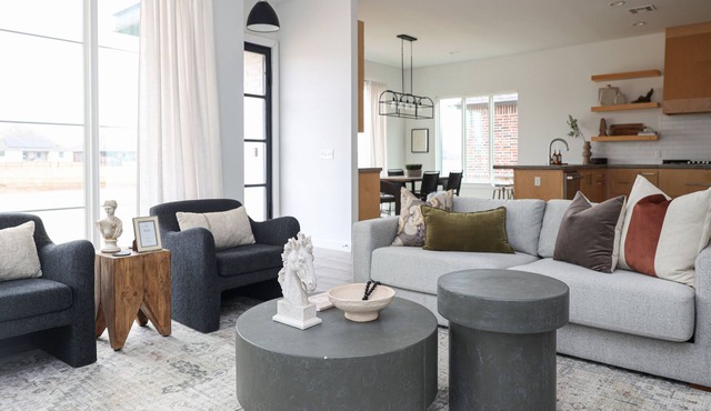 Hunter Haven: South Tulsa Modern Luxury