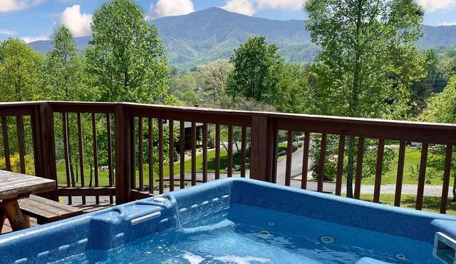 Hunter Jack's: Free Attraction Tickets, Hot Tub & Mountain Views From Every Window