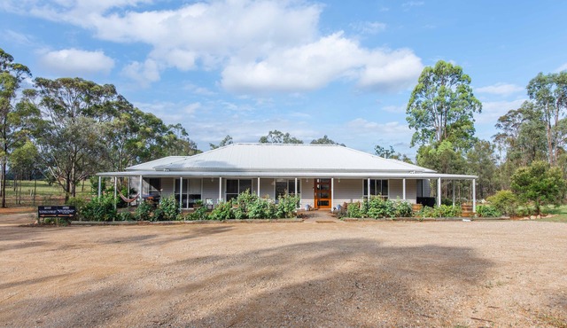 Hunter Moon Country Hse | Hunter Valley Luxury Group Stay Firepit/Spa/EVCharger