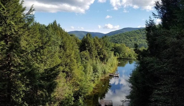 Hunter Mountain House- Private Pond & Prime Loc.
