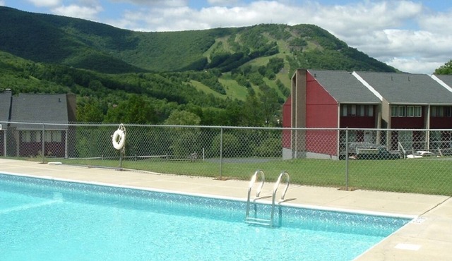 Hunter Mountain Townhouse at Scribner Hollow - sleeps 12