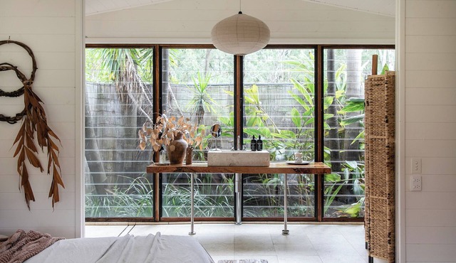 Hunter Valley Couples Retreat - Boathouse 1, The Showerhouse at Leaves and Fishes