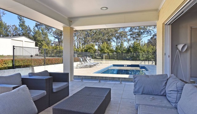 Hunter Winery Hideaway with Pool & Games Room