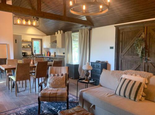 Hunters Cabin - Rustic farm stay