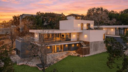 Hunters Estate by AvantStay