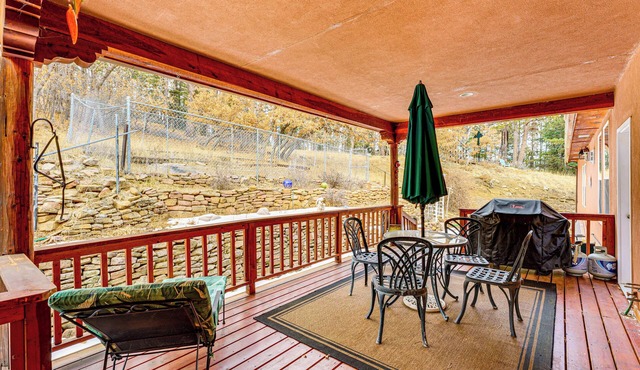 Hunters' Hideaway on 20 Secluded Acres in Taos!