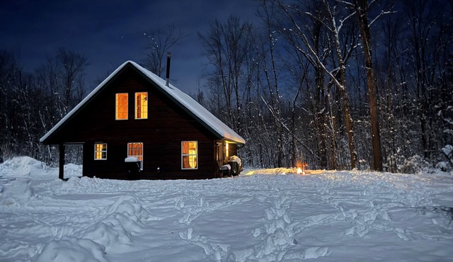 Hunters Hideaway & Secluded Country Cabin for Family Getaways