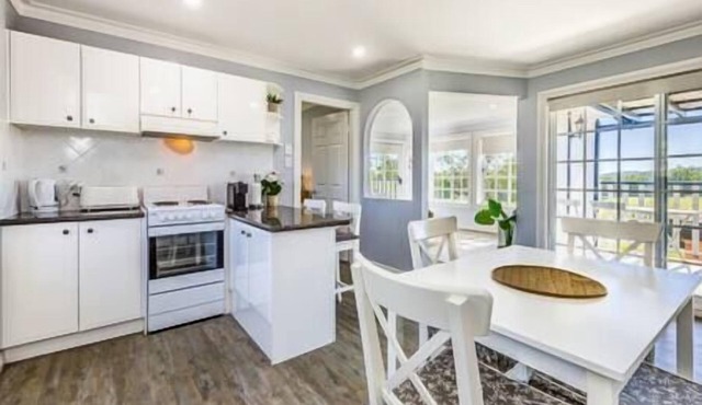 Hunters Hill Tamborine Village