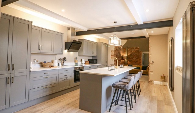 Hunters Lodge at Wildersley Farm