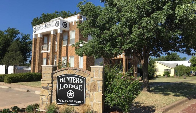 Hunters Lodge Motel
