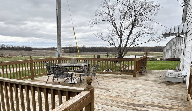 Hunters Paradise 3. 2 miles from Bunch Hollow Conservation.