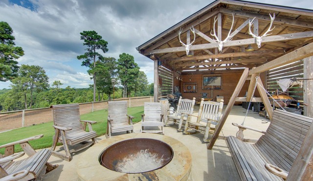 Hunters' Paradise: Texas Ranch Home w/Pool
