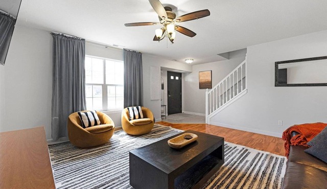 Huntertown 4 Bed! Pets LOVE Fenced Yard & Garage