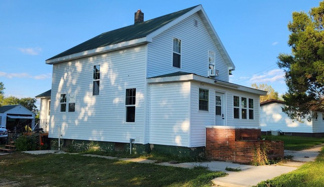Hunting and Fishing Rental House on the edge of town.