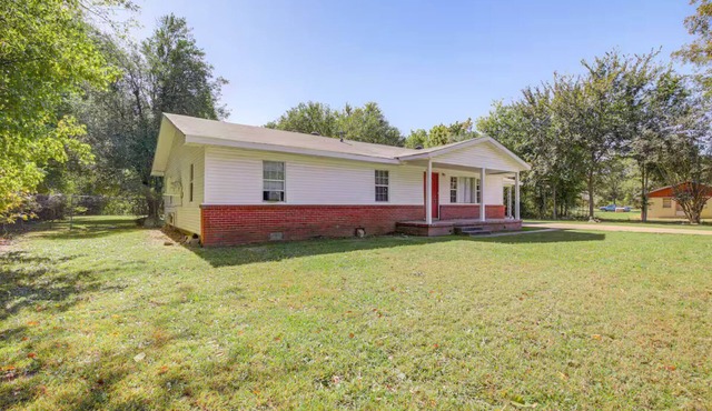 Hunting & Fishing Retreat in Marvell!