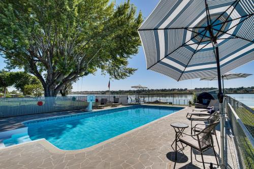 Hunting & Fishing Trip Base Camp on Moses Lake!