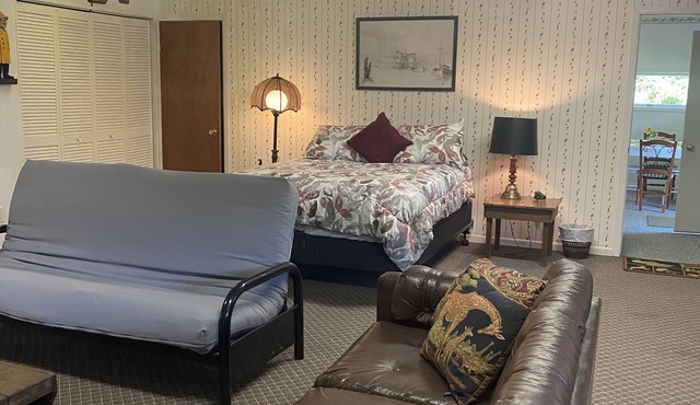 Hunting in groups early fall or a summer family vacation ? this is perfect!