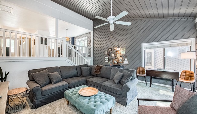 Huntington Lake Condo w/decks, high-speed WiFi, and community pool & hot tub