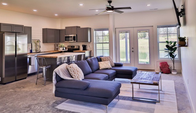 Hunts Bend Private Getaway!