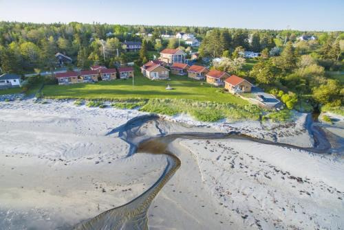 Hunts Point 1-BR Coastal Retreat - Cottage # 7