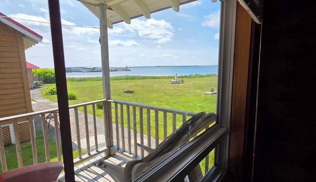 Hunts Point 2-BR Coastal Retreat - Cottage # 4