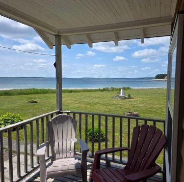 Hunts Point 2-BR Coastal Retreat - Cottage # 3