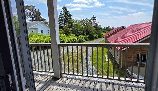 Hunts Point Rustic Coastal Retreat with King Bed