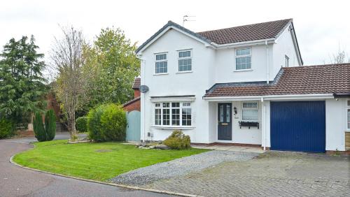 Huntsfield House- Stunning Modern 4 Bedroom House Suitable for Work and Leisure Stays