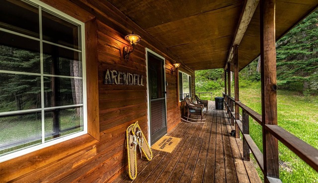 Huntsman’s Hideout- Deborgia, Montana 15 mins from Look Out Ski Resort