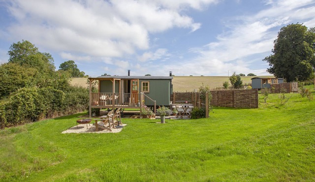 HURDLEMAKERS HUT, pet friendly, with open fire in Piddletrenthide