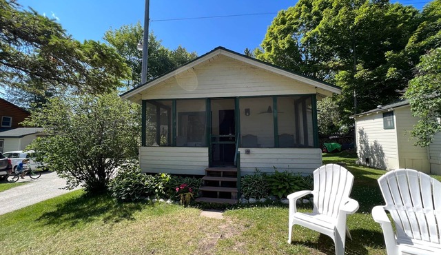 Huron Cabin - Les Cheneaux Landing