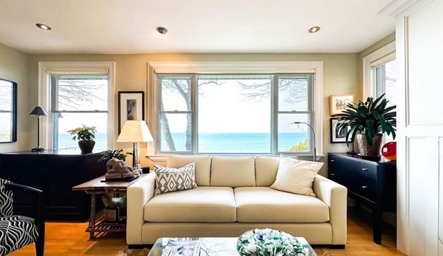 Huron Coastal, Sauna, 2 King beds - Lakefront with Shared Access