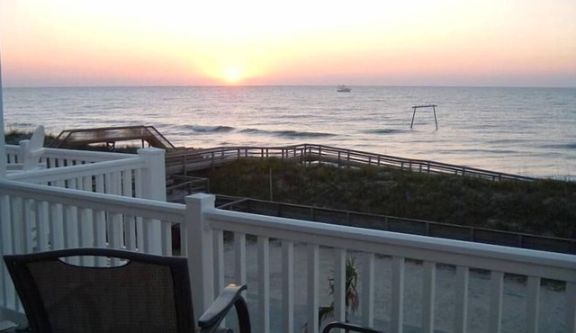 HURRY UP! 3 SUMMER WEEKS LEFT-186 REVIEWS-EXCEPTIONAL-150 FEET TO OCEAN-VIEWS!