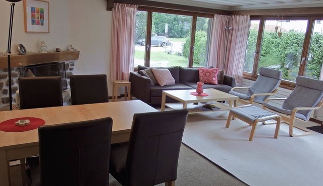 Hus Radaz EG 2½-Zimmerwohnung by Interhome