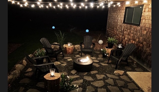 HUSH 20 51 - Hotel In The Woods