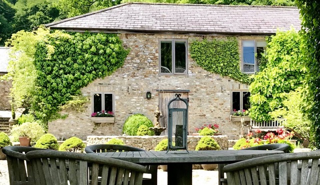 Hutchinghayes Barn - Two Bedroom House, Sleeps 4