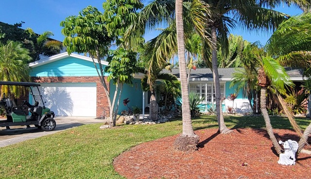 Hutchinson Island-GOLF CART/Jacuzzi/Boaters/SURF/Walk to BEACH & BARS