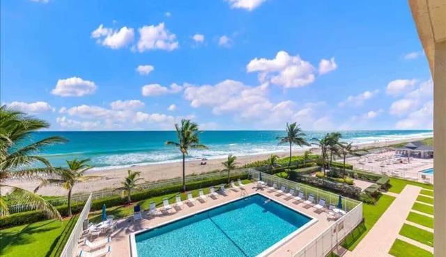 Hutchinson Island,BeachFront, Heated Pool, Balcony, Top Floor