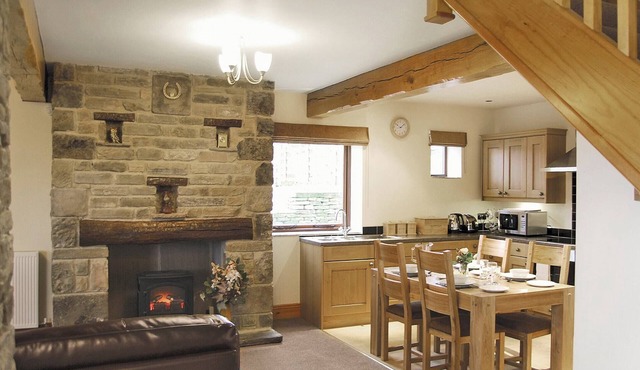 Hutter Hill Barn West