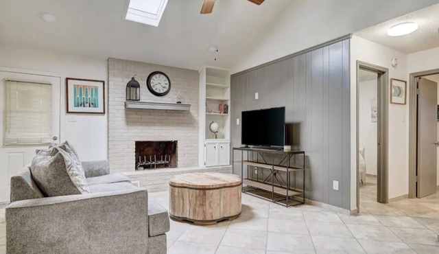 Hutto 4 BDRM GETAWAY HOME PERFECT FOR BUSINESS OR LEISURE.