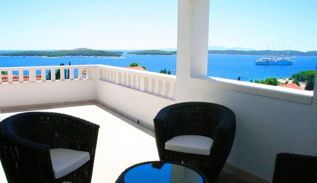 HVAR MOOD HOUSE - HVAR EXCLUSIVE SEA,SUN & STARS APARTMENT: MAGNIFICENT SEA VIEW