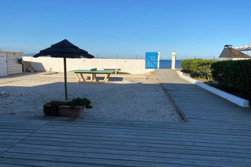 Hyères studio les pieds dans l eau Au Grand Sud
