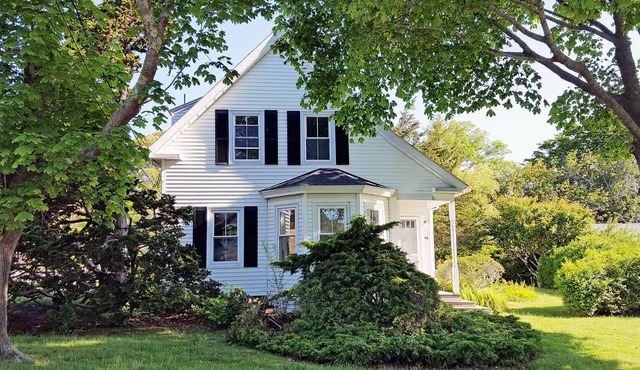 Hyannis Port by the Sea!