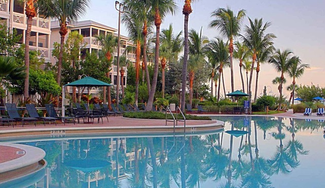 Hyatt Beach House- 2 Bedroom Located On The Gulf With Private White Sand Beach!