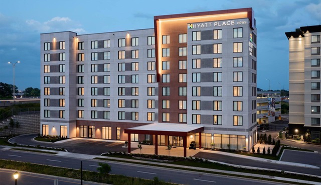 Hyatt Place Montreal Airport