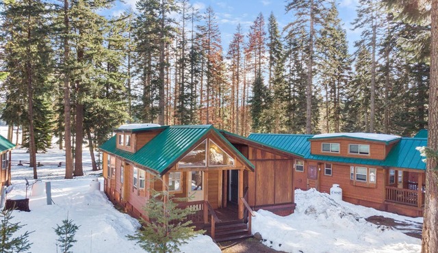 Hyatt Prairie Cabin offers views and a two person Hot Tub! Both bedrooms have a queen size bed.